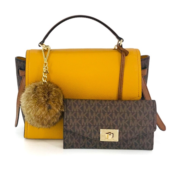 Michael Kors Handbags - 3PCS Michael Kors Cassie MD Messenger Wallet Set